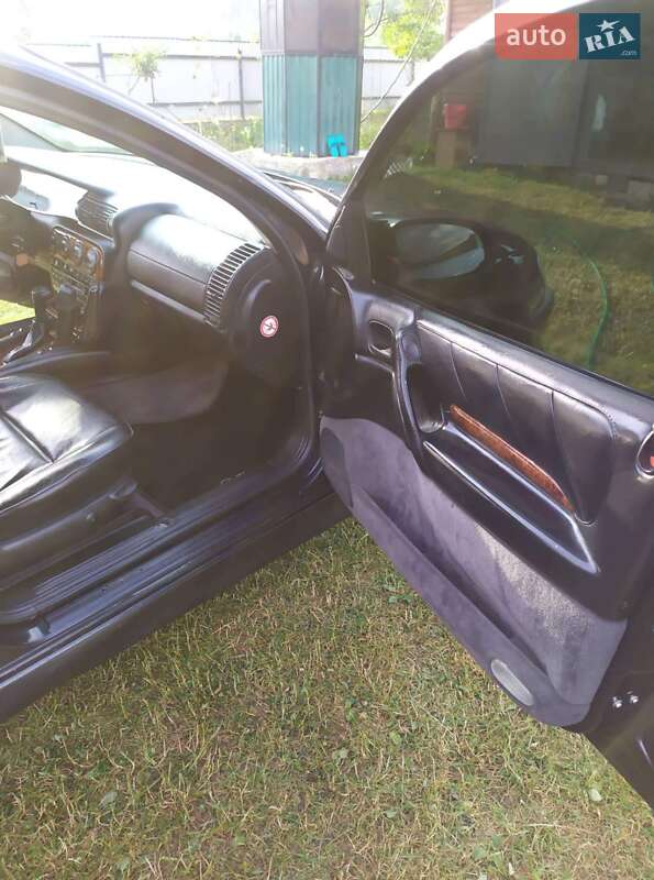 Седан Opel Omega 1998 в Чернівцях