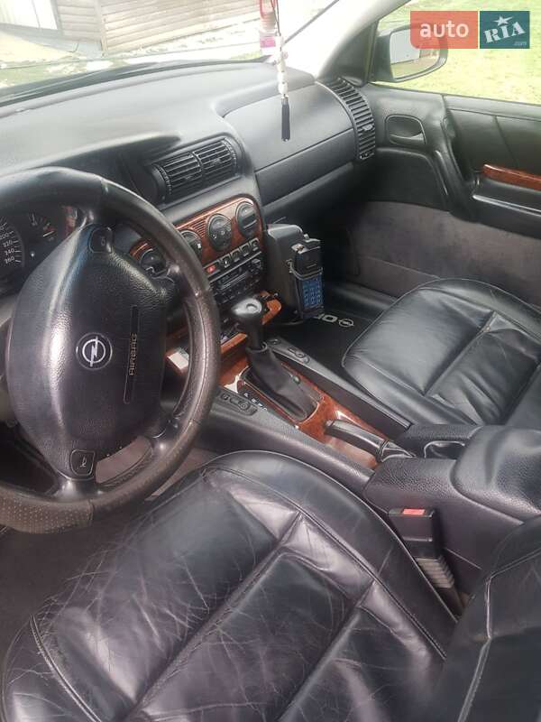 Седан Opel Omega 1998 в Чернівцях