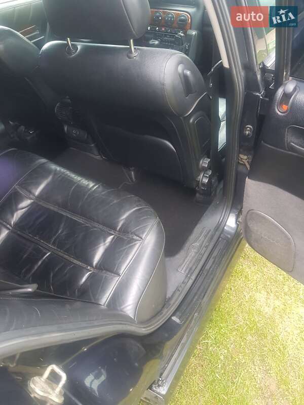 Седан Opel Omega 1998 в Чернівцях