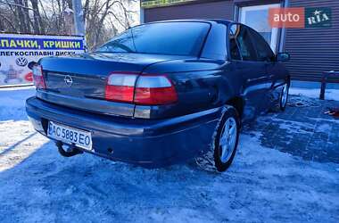 Седан Opel Omega 2000 в 