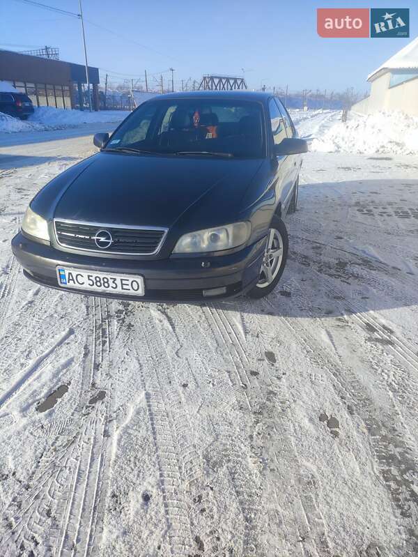 Седан Opel Omega 2000 в Ковелі