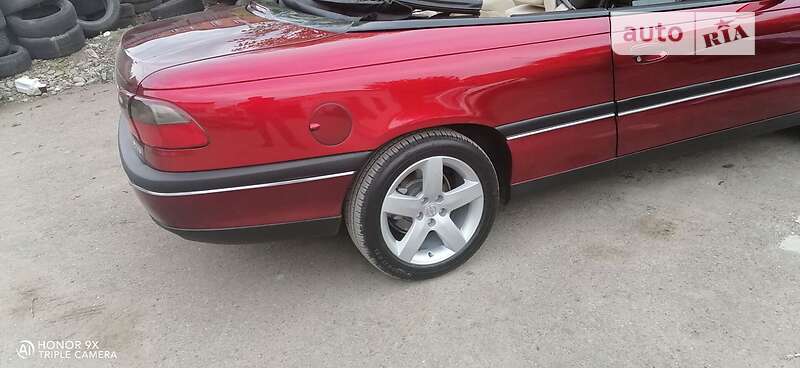 Седан Opel Omega 1995 в Черновцах