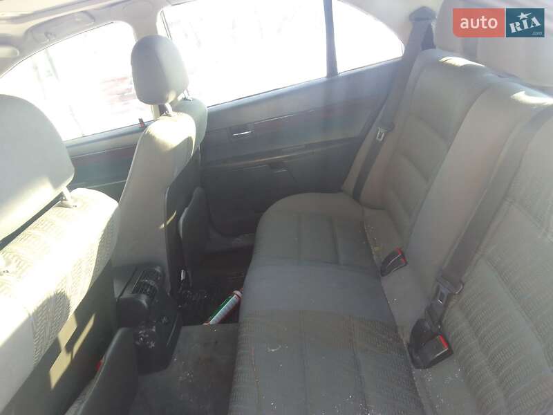 Седан Opel Omega 2002 в Рожище