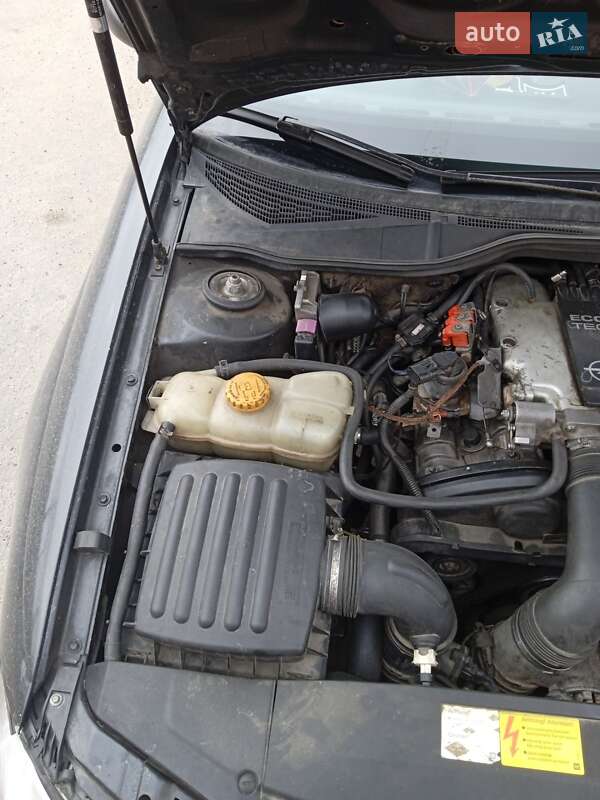 Седан Opel Omega 1995 в Первомайске