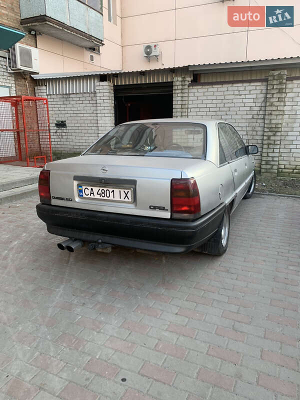 Седан Opel Omega 1987 в Черкассах