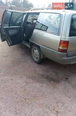 Универсал Opel Omega 1988 в 