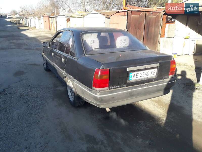 Седан Opel Omega 1989 в Дніпрі