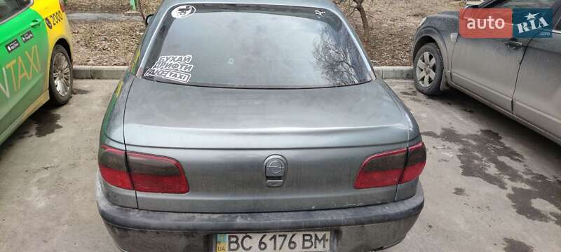 Седан Opel Omega 1994 в Чугуеве