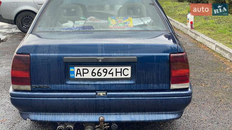 Седан Opel Omega 1990 в Чопі
