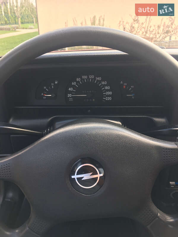 Седан Opel Omega 1992 в Умані фото 7 Седан Opel Omega 1992 в Умані