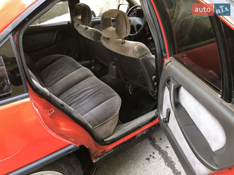Седан Opel Omega 1987 в Одессе