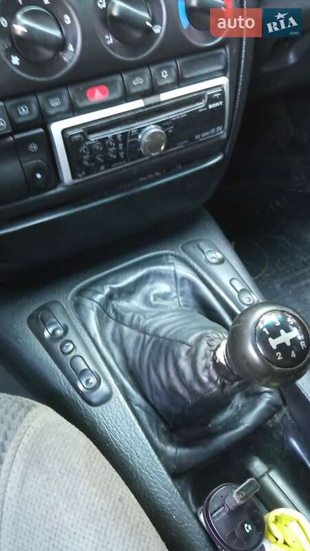 Седан Opel Omega 1994 в Буську