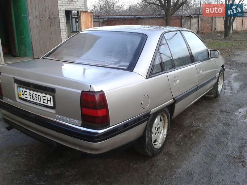 Седан Opel Omega 1992 в Дніпрі