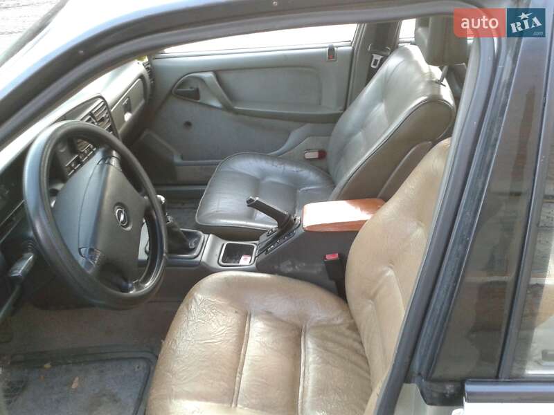Седан Opel Omega 1992 в Дніпрі