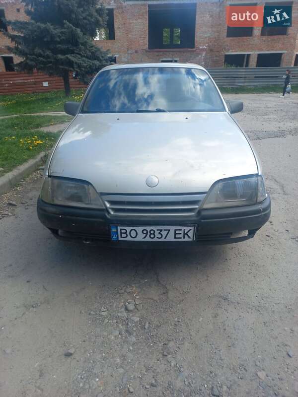 Седан Opel Omega 1988 в Тернополе