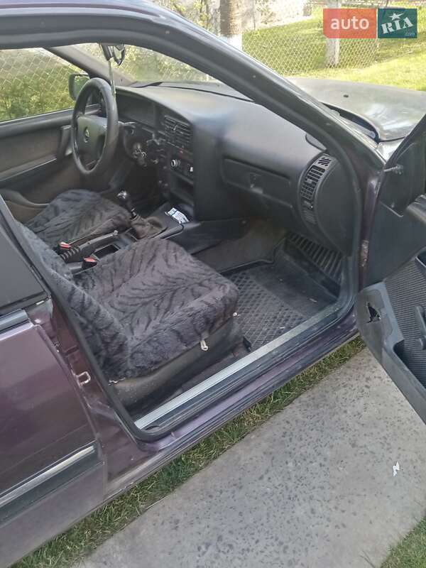 Універсал Opel Omega 1993 в Буську