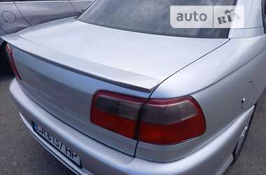 Седан Opel Omega 2002 в Черкасах