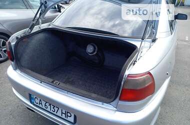 Седан Opel Omega 2002 в Черкасах