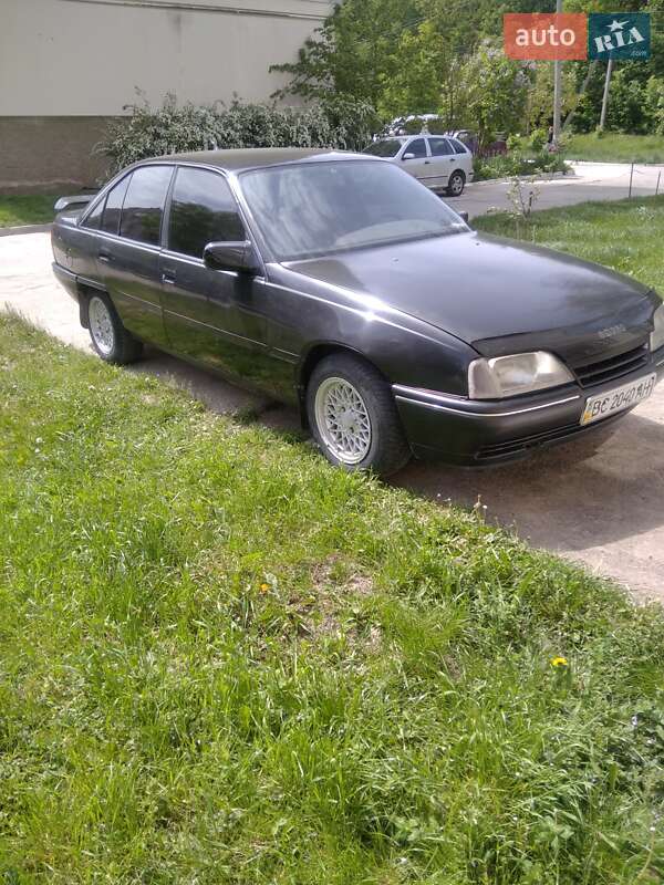 Седан Opel Omega 1988 в Новоднестровске