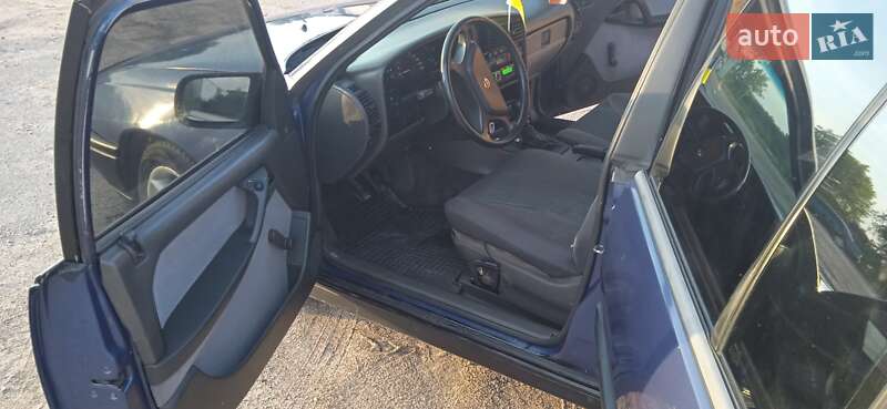 Седан Opel Omega 1987 в Верхнеднепровске