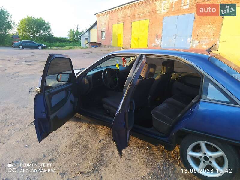 Седан Opel Omega 1987 в Верхнеднепровске