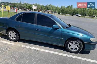 Седан Opel Omega 1995 в Черновцах