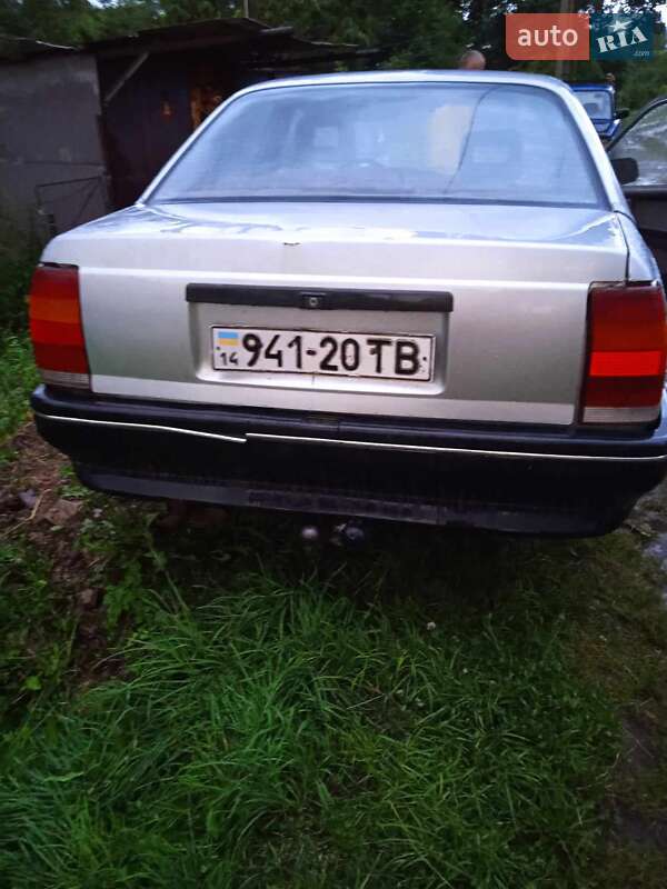 Седан Opel Omega 1987 в Львове