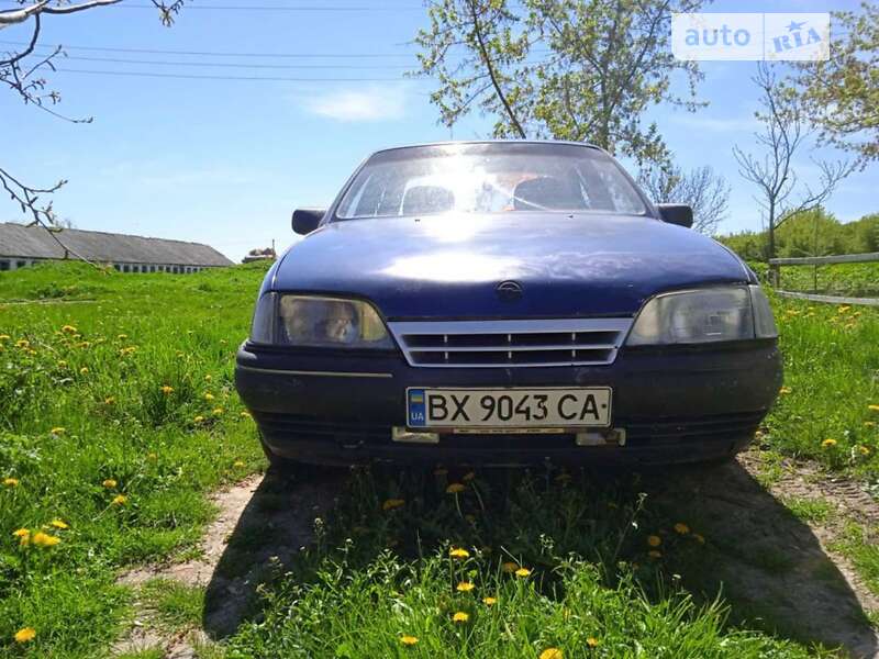 Седан Opel Omega 1989 в Новой Ушице