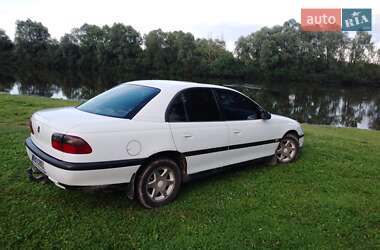 Седан Opel Omega 1994 в Новгород-Северском