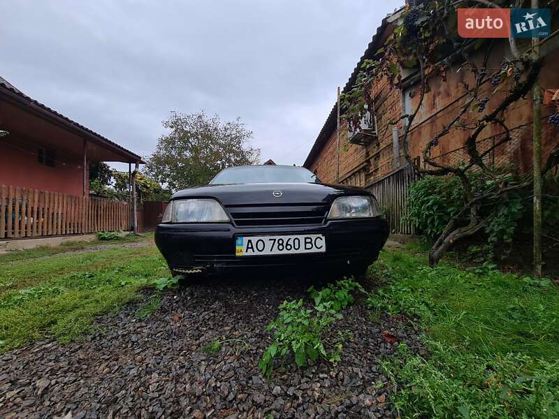 Седан Opel Omega 1988 в Ужгороді