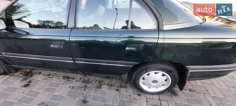 Седан Opel Omega 1995 в Хмельницком