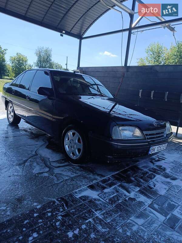 Седан Opel Omega 1988 в Кореці