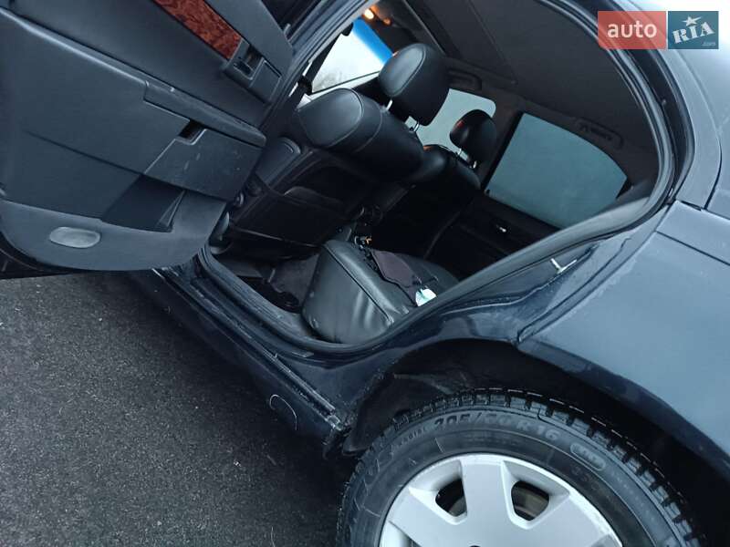 Седан Opel Omega 2000 в Шацьку