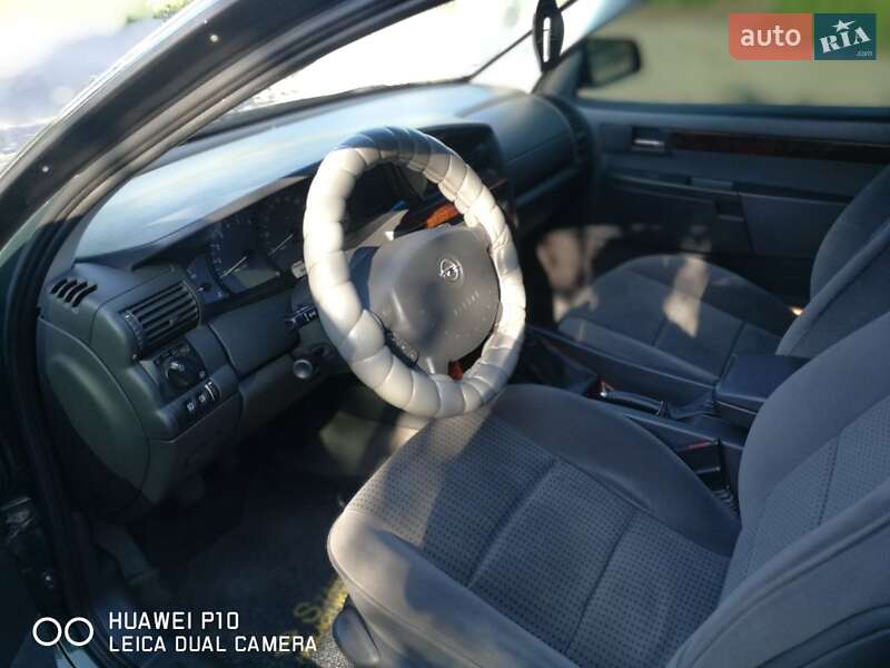 Седан Opel Omega 2001 в Дніпрі