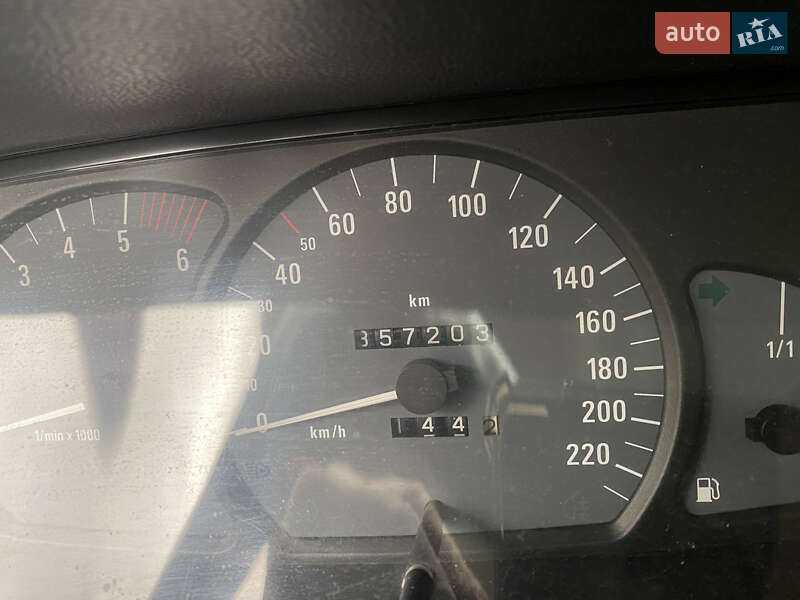 Универсал Opel Omega 2001 в Шумске
