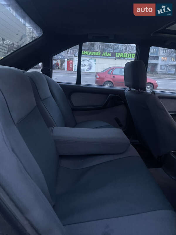 Седан Opel Omega 1987 в Черкассах