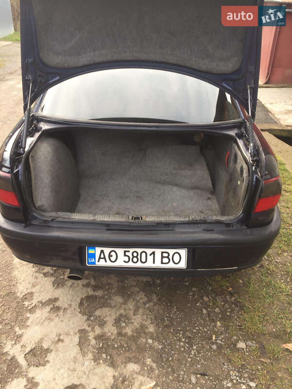 Седан Opel Omega 1995 в Сваляве фото 3 Седан Opel Omega 1995 в Сваляве