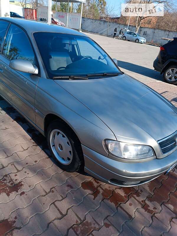 Opel Omega 2002