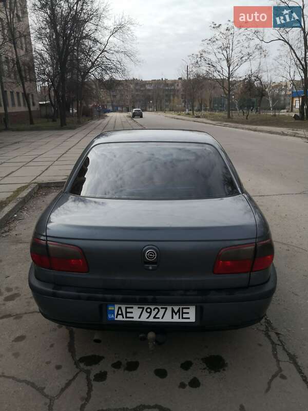 Седан Opel Omega 1995 в Кривому Розі