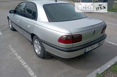Седан Opel Omega 1998 в Смеле