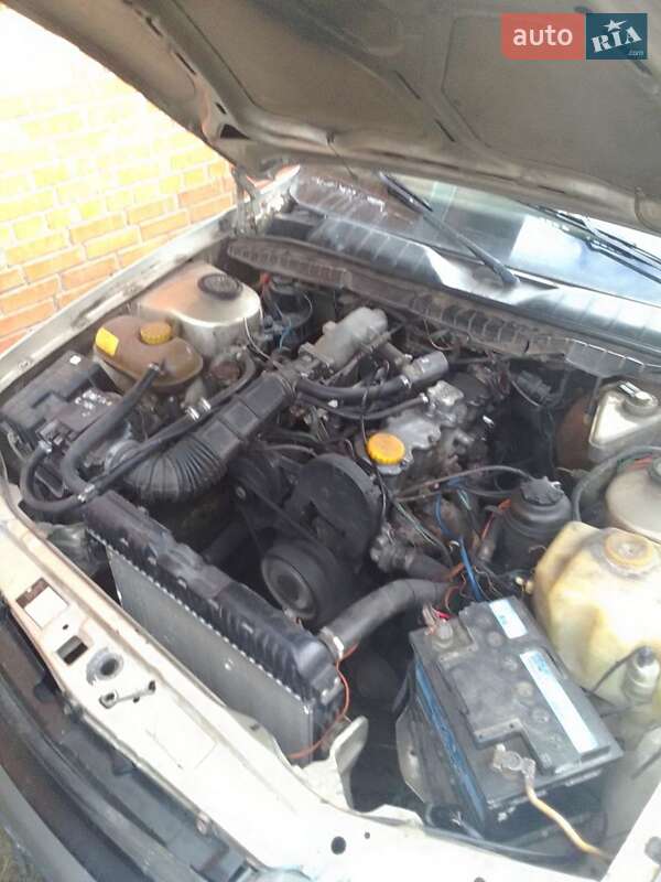 Седан Opel Omega 1987 в Сумах