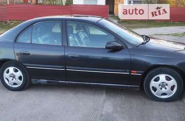 Седан Opel Omega 1998 в Полонном