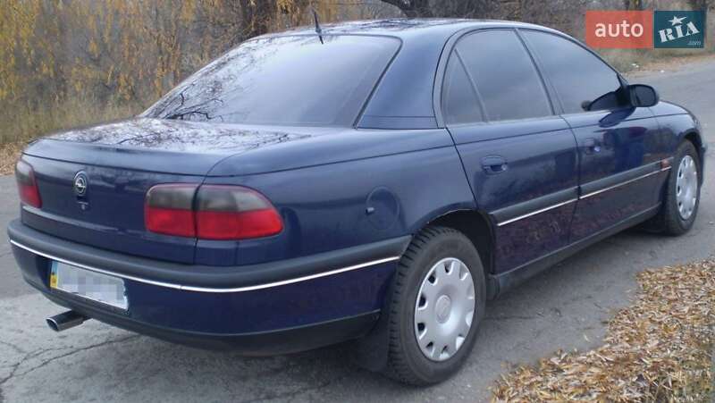 Седан Opel Omega 1995 в Полтаві
