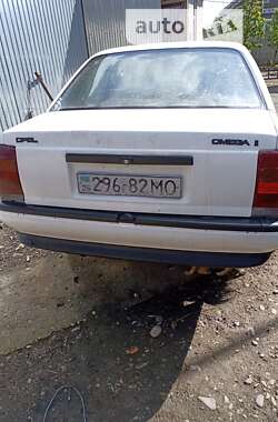 Седан Opel Omega 1988 в Черновцах