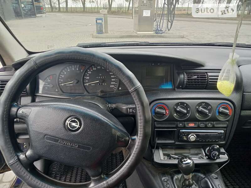 Универсал Opel Omega 1996 в Львове
