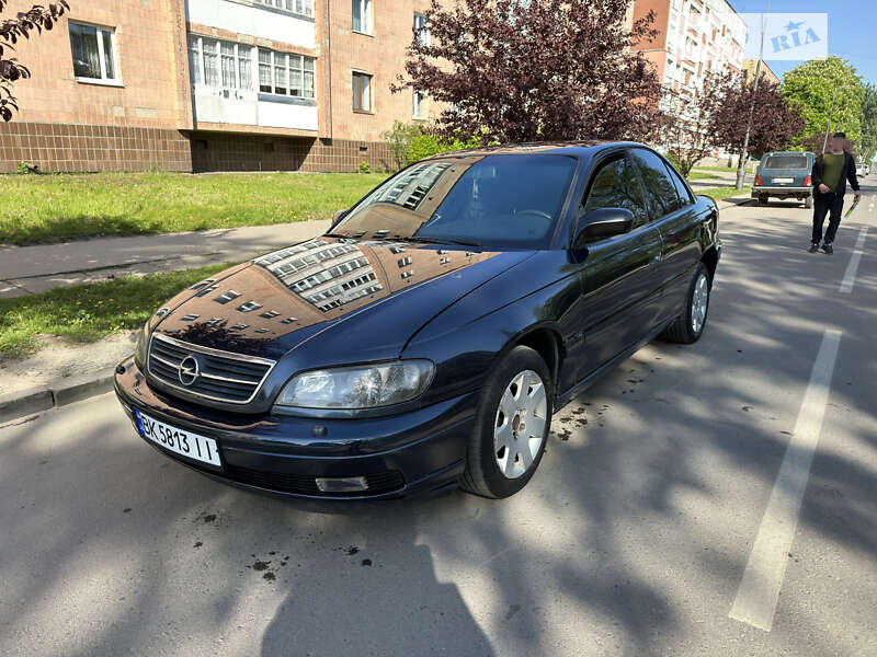 Седан Opel Omega 2001 в Костополе