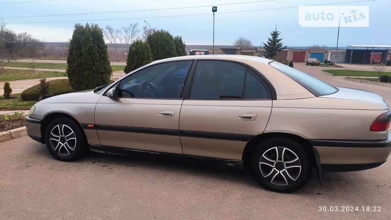 Седан Opel Omega 1997 в Южноукраинске