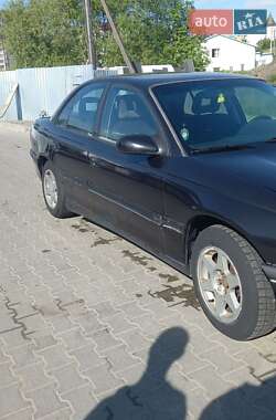 Седан Opel Omega 1996 в Львове