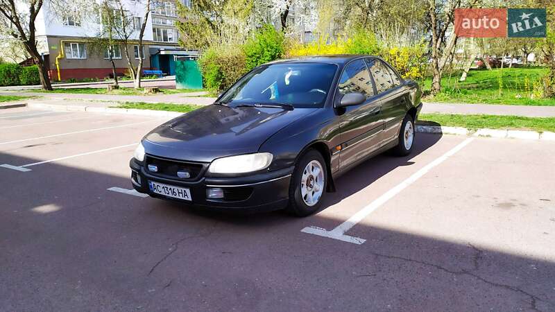 Седан Opel Omega 1995 в Луцке