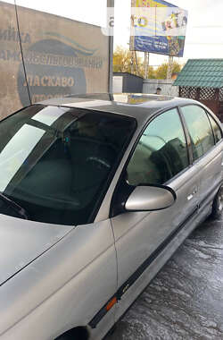 Седан Opel Omega 1998 в Гайсину